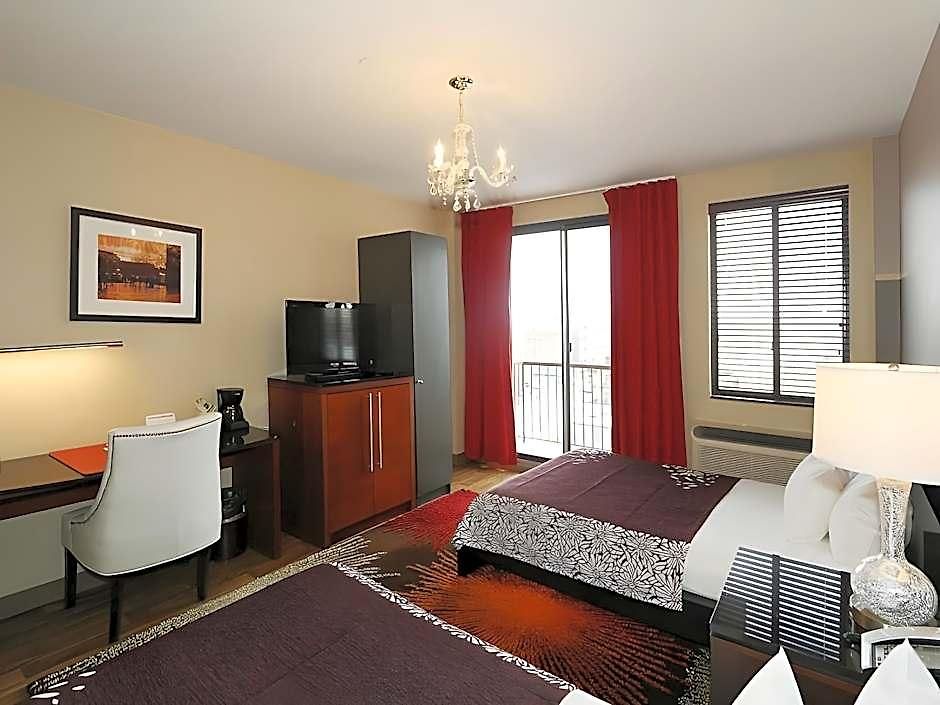 Vetiver / Manhattan Skyline Hotel New York