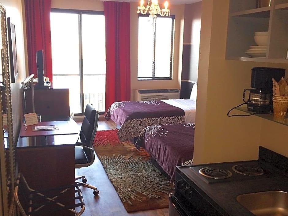 Vetiver / Manhattan Skyline Hotel 3*
