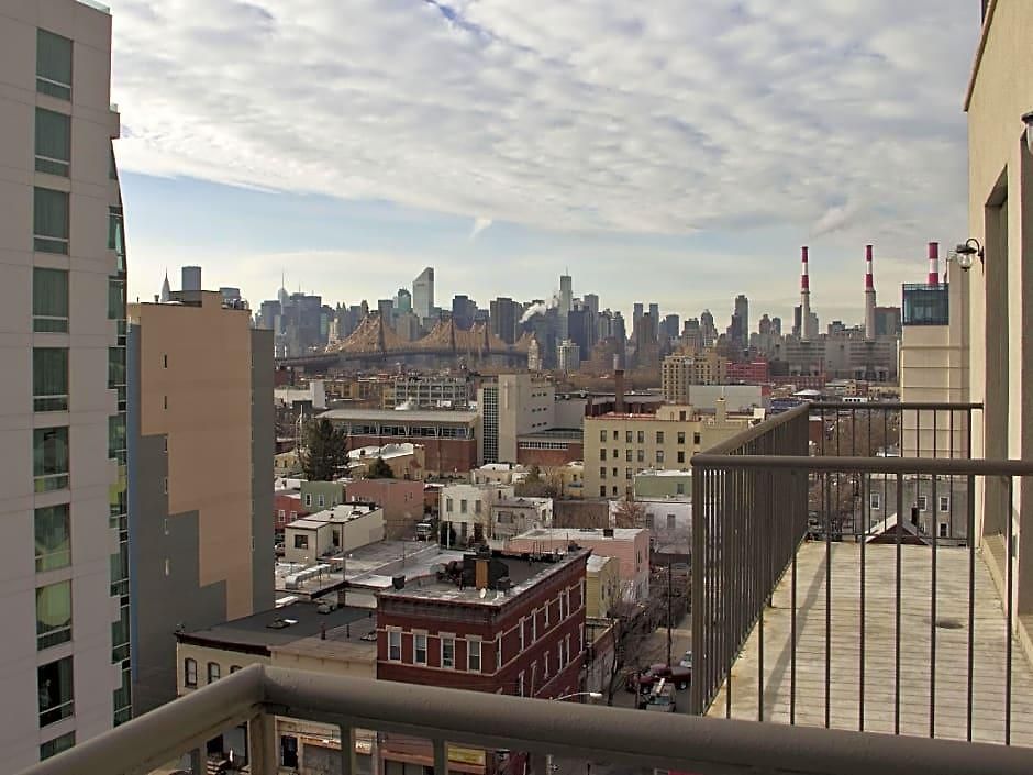 Vetiver / Manhattan Skyline Hotel