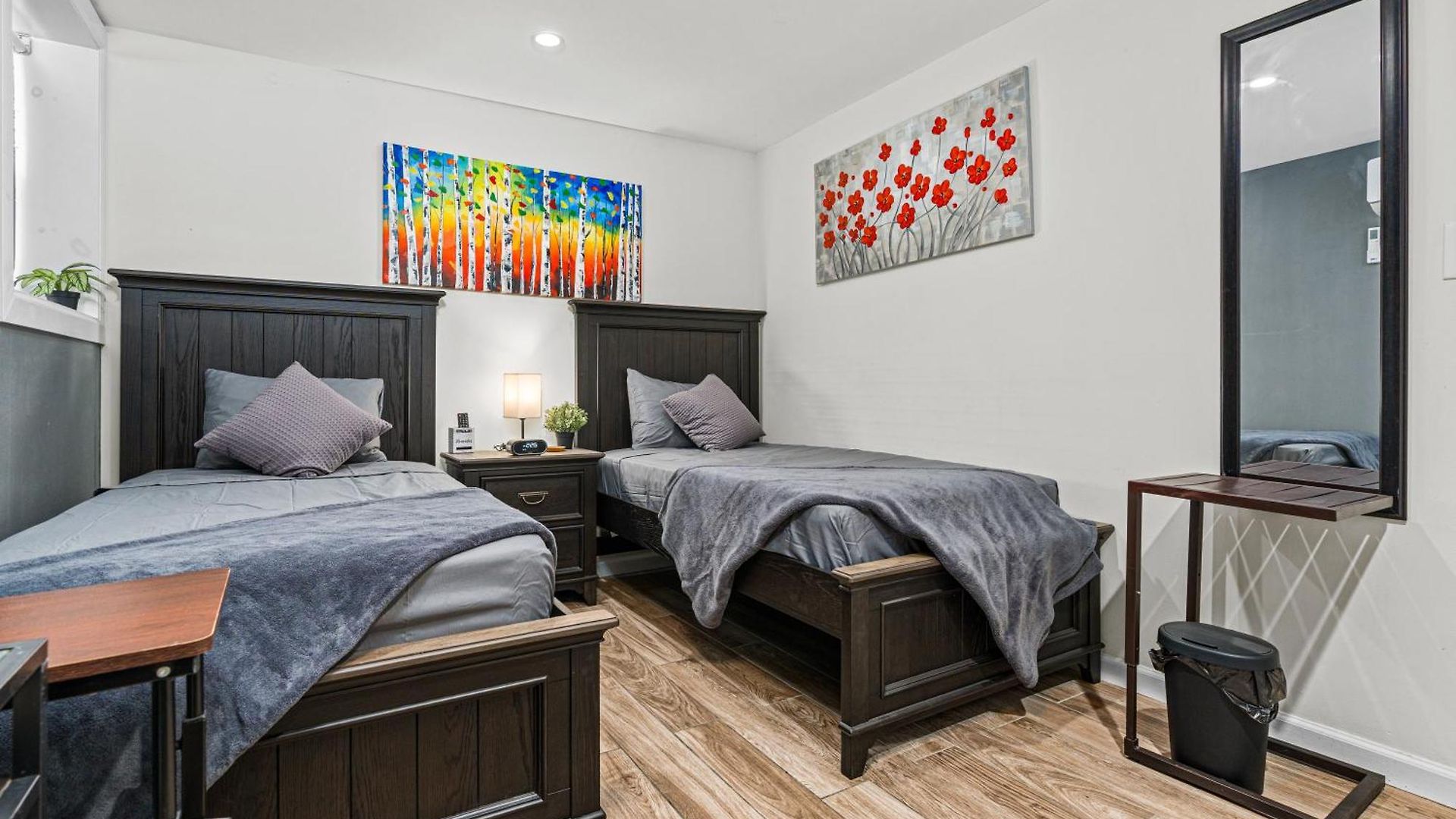 Elegant 2 Bedroom W Modern Amenities Apartment *