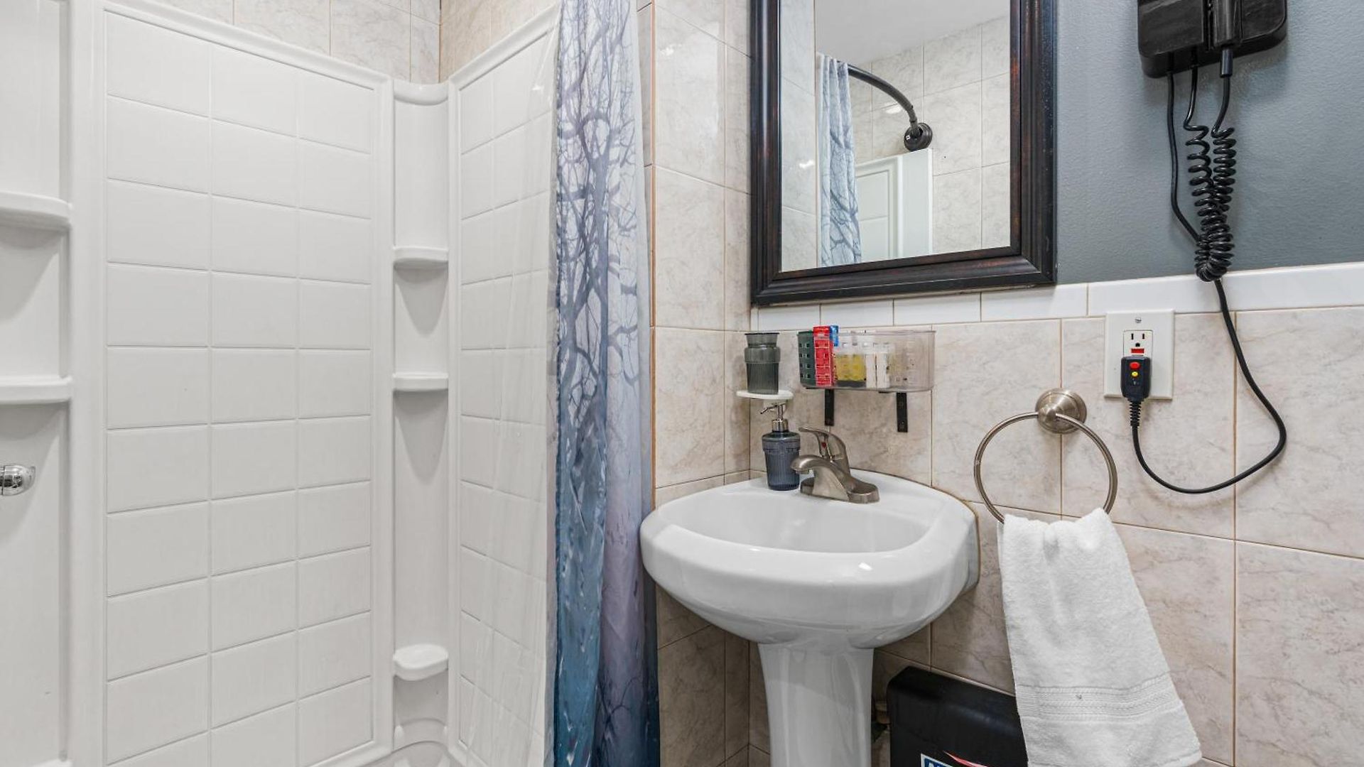 Apartment Elegant 2 Bedroom W Modern Amenities