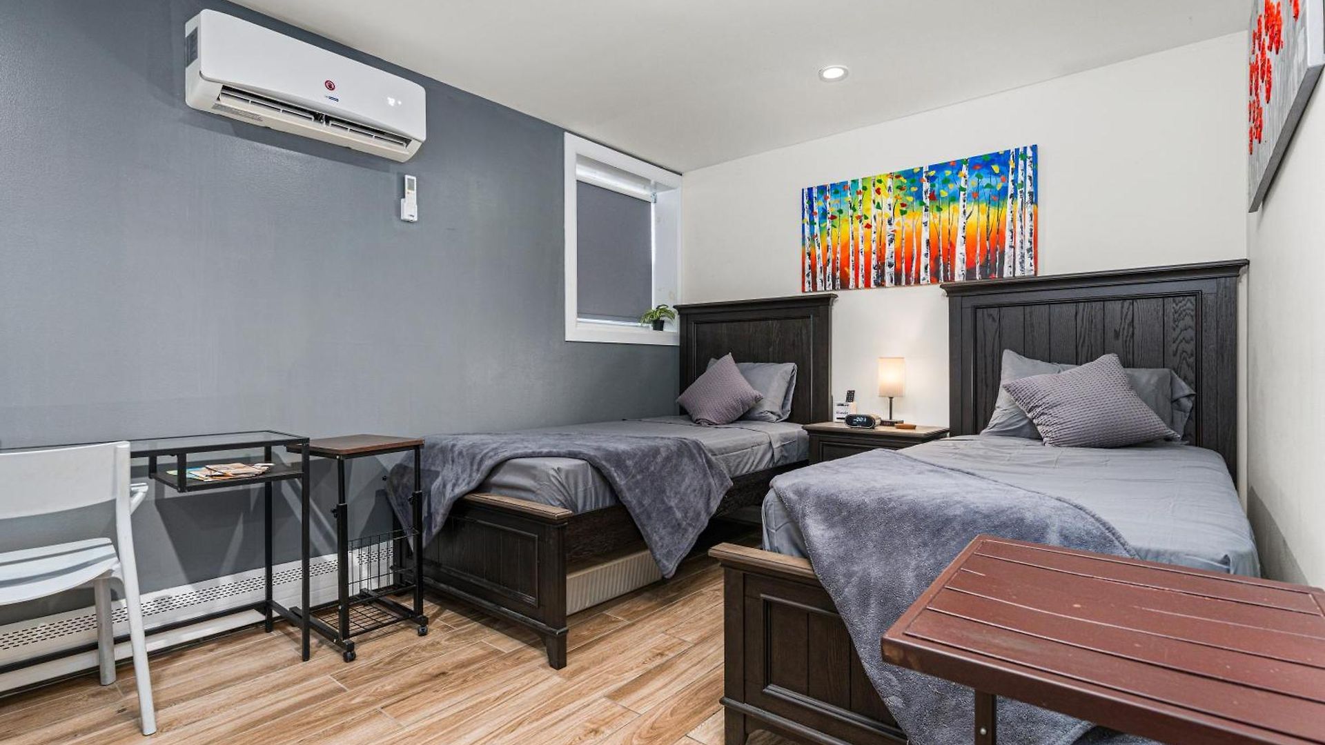 Elegant 2 Bedroom W Modern Amenities Apartment *