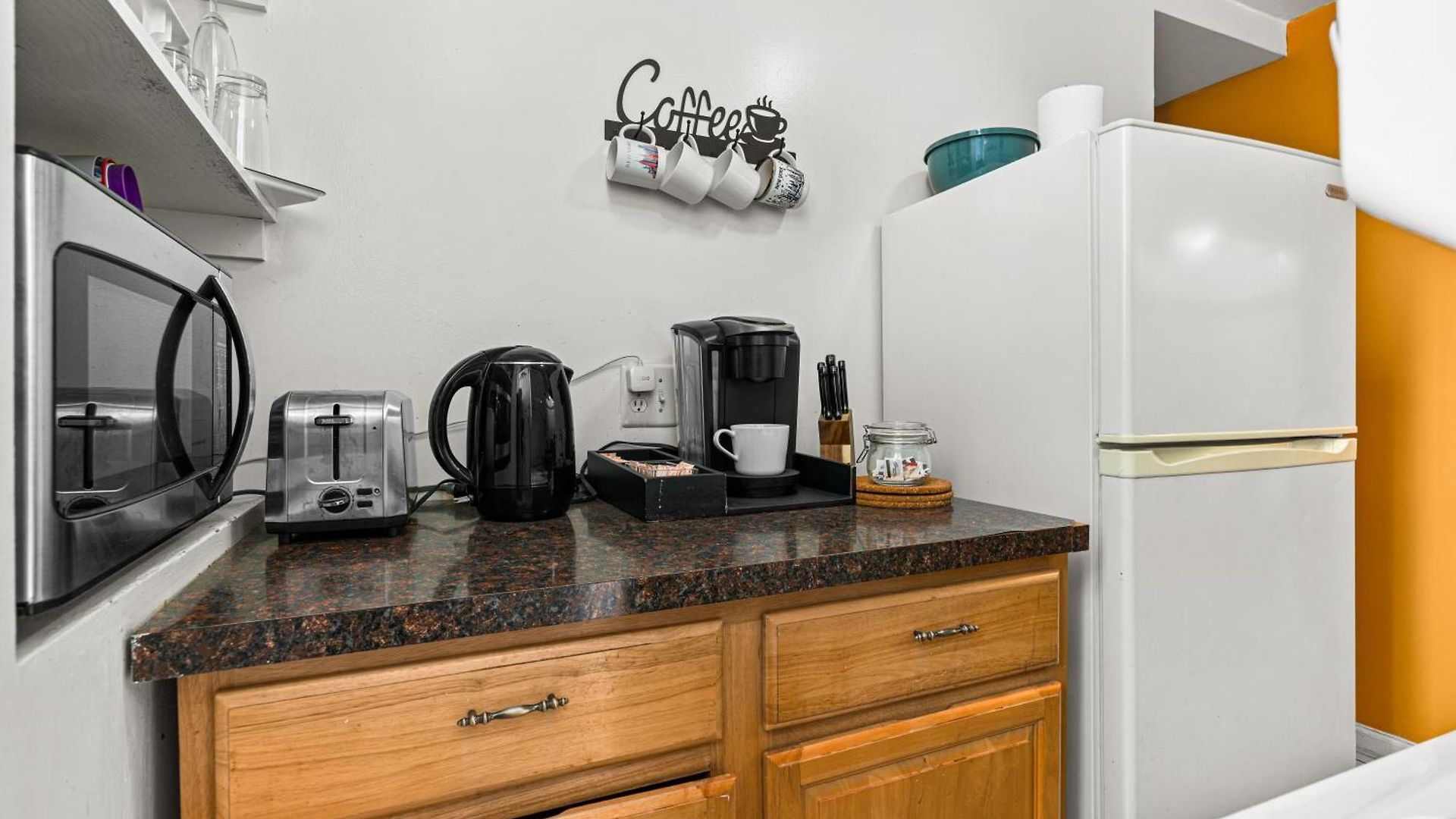 Apartment Elegant 2 Bedroom W Modern Amenities *