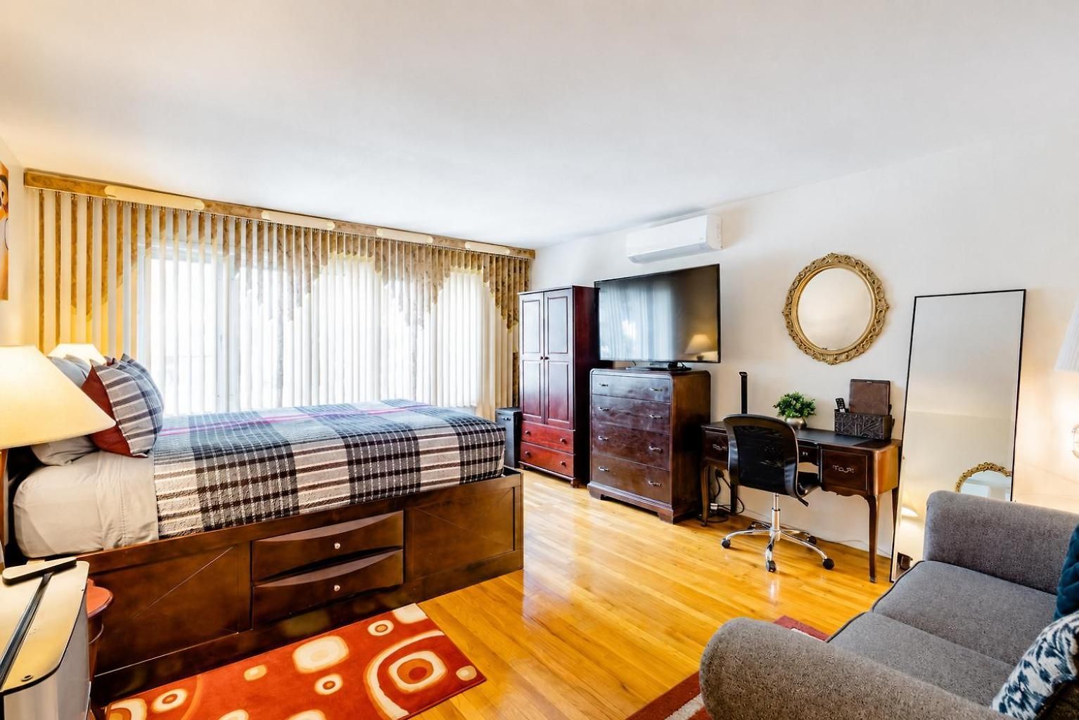 Spacious Comfy In Cozy Classy Duplex New York