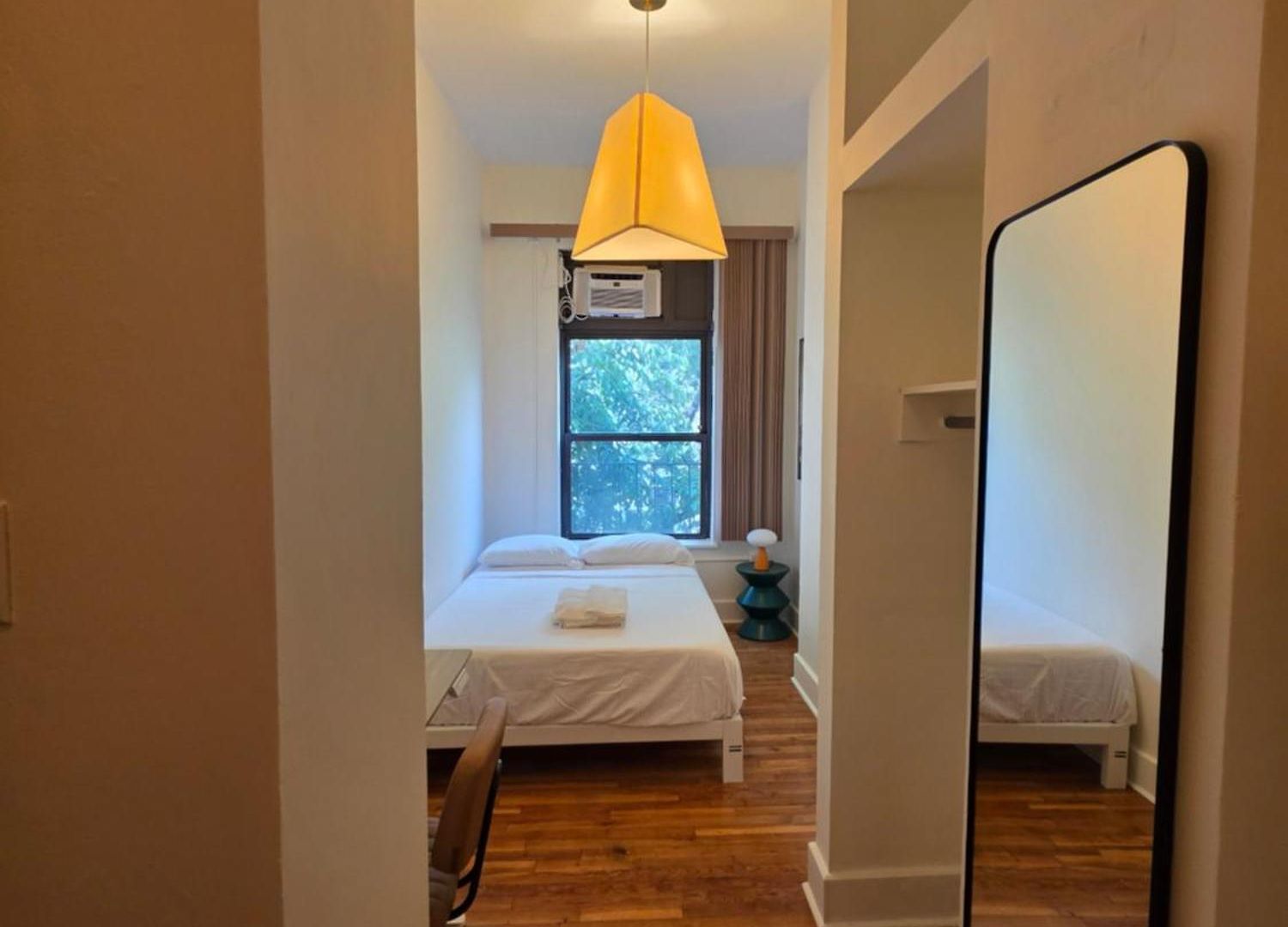 Lamartine Chelsea Hostel
