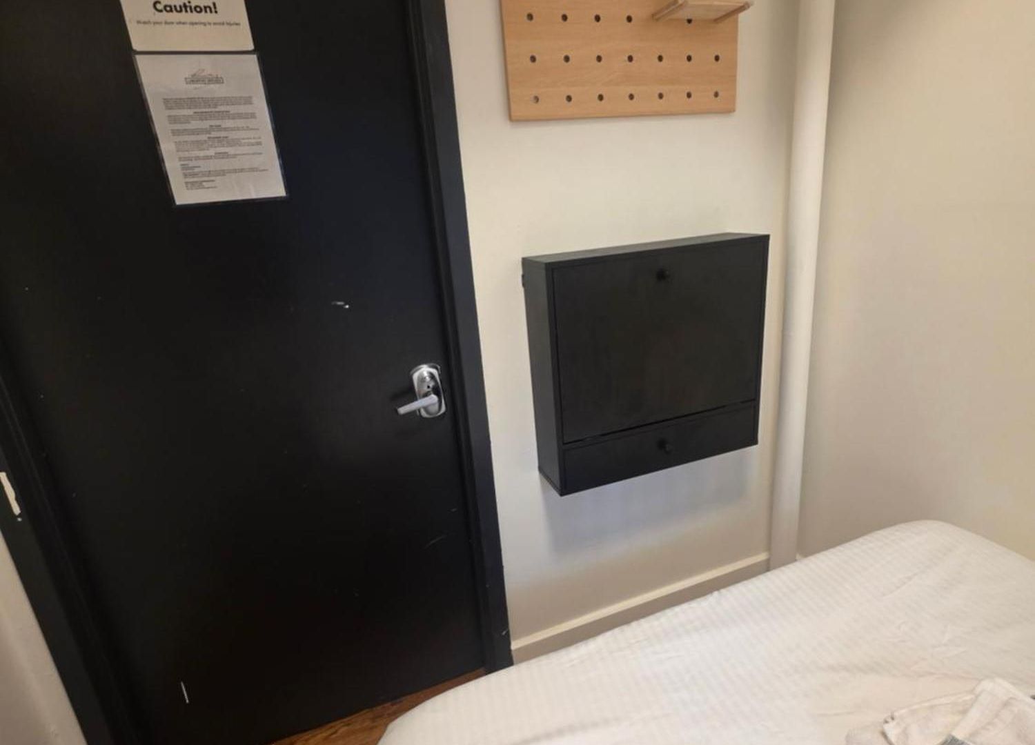 Lamartine Chelsea Hostel *