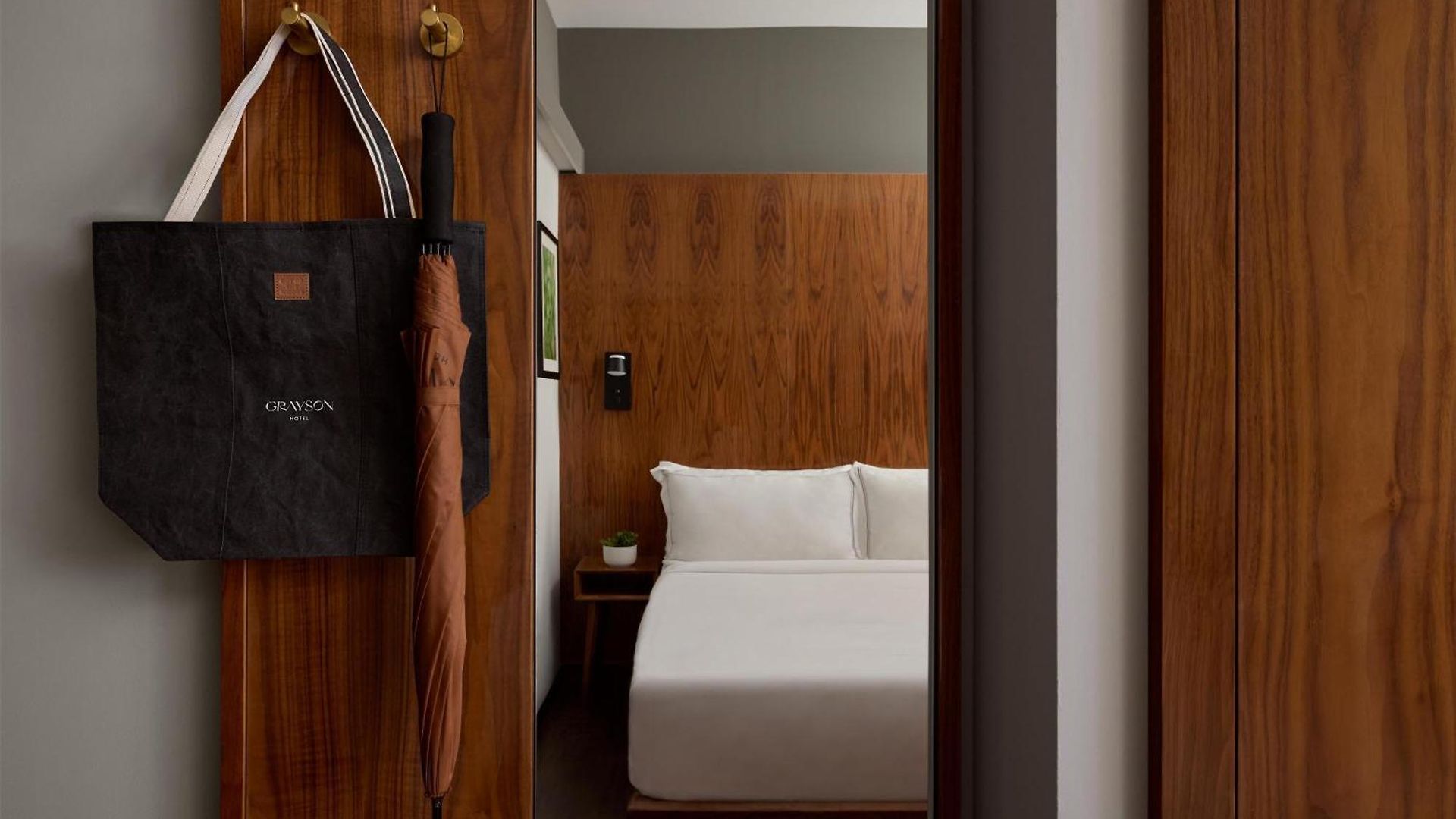 Grayson Hotel 4*