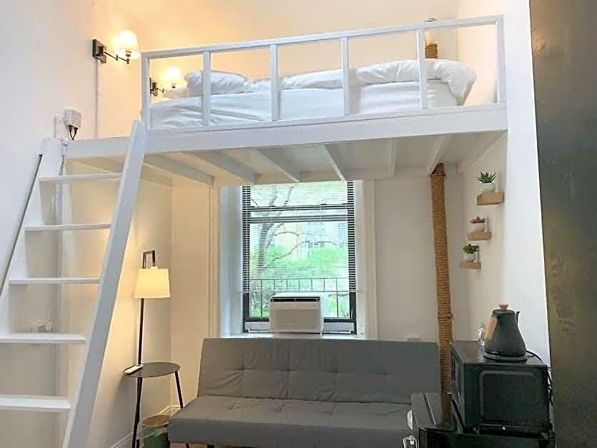 Private With Shared Bath On Union Square 11 Inn *