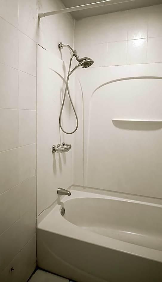 Private With Shared Bath On Union Square 11 Inn