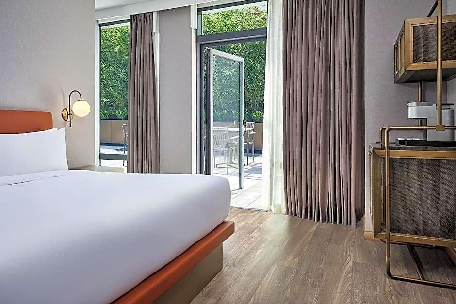 The George Manhattan, Tapestry Collection By Hilton