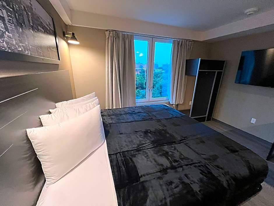 Liv Bronx Hotel 3*