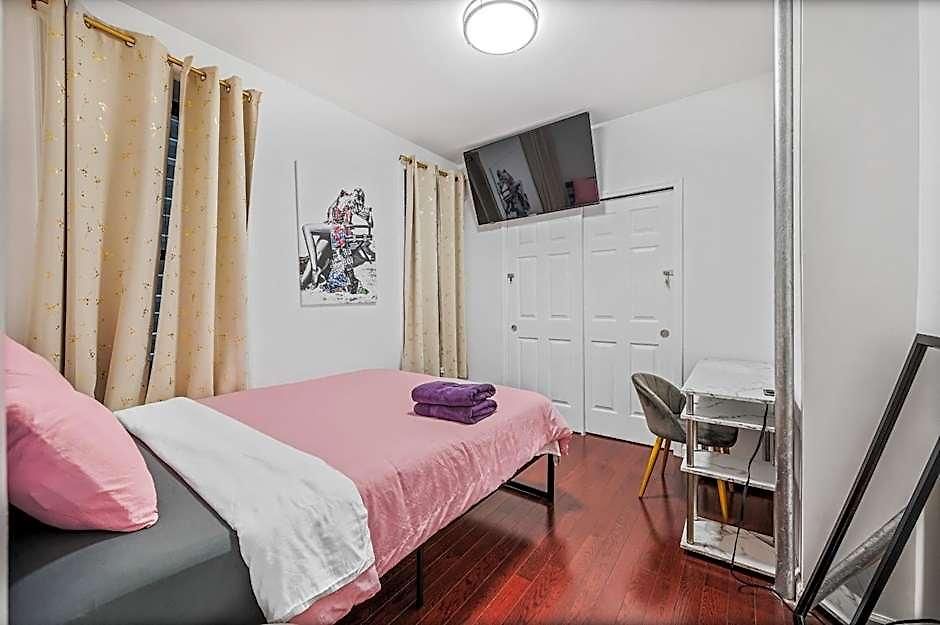 Pinky Pinky 2 Bedroom New York
