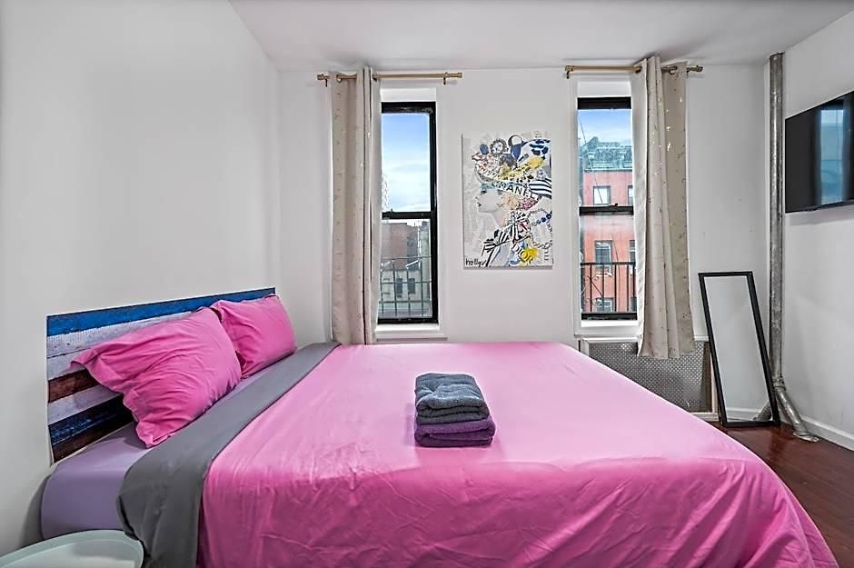 Pinky Pinky 2 Bedroom Hotel