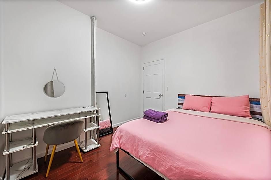 Pinky Pinky 2 Bedroom New York