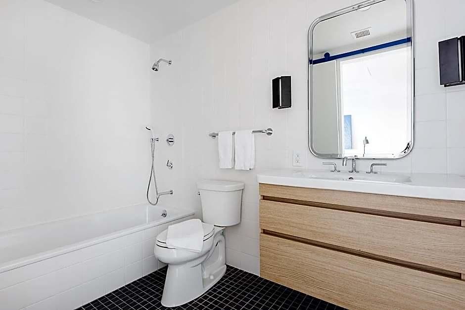 Placemakr Street Aparthotel 4*
