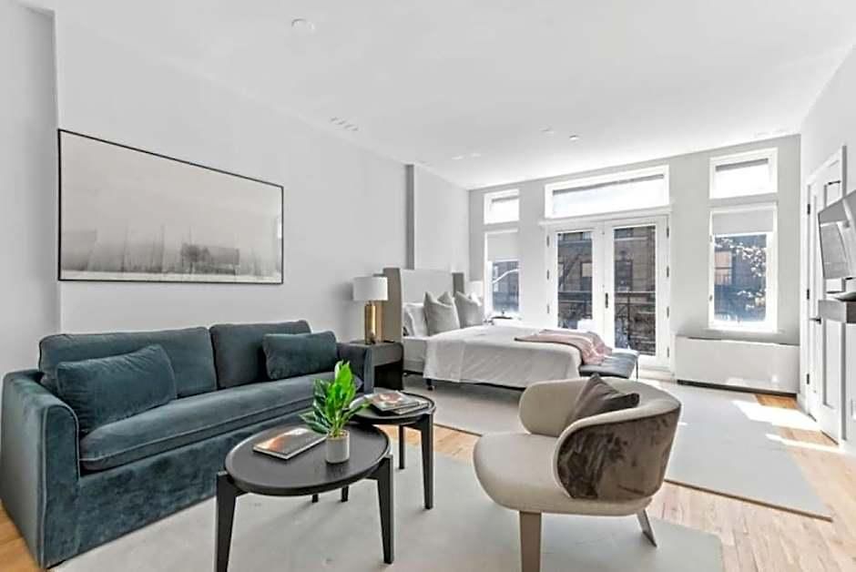 Luxe W Juliet Balcony In Upper East