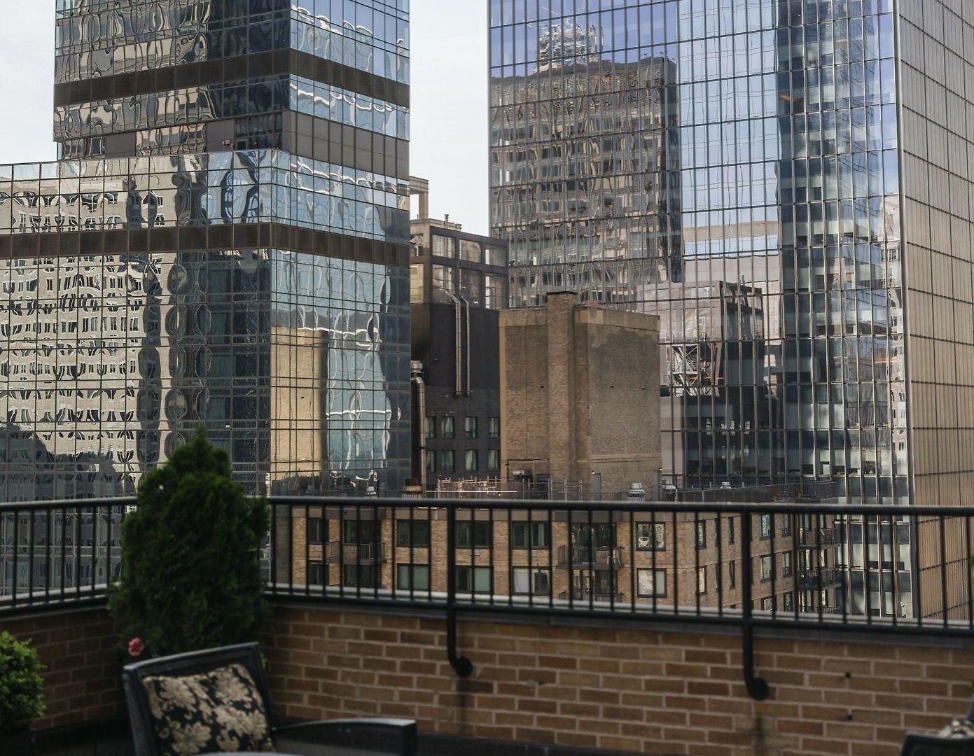 The Manhattan Club Hotel 4*