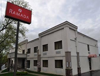 Hotel Ramada By Wyndham Staten Island 3*