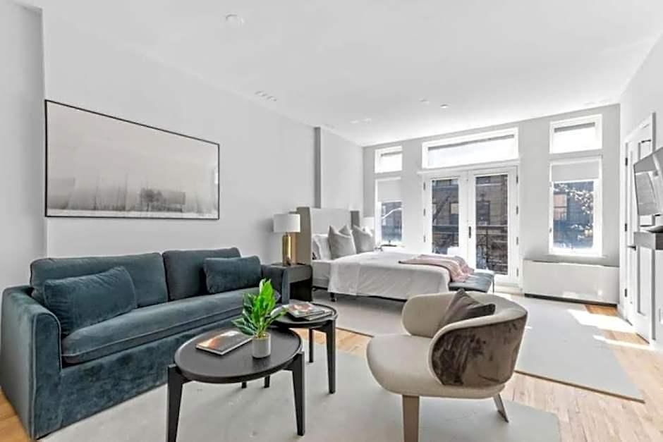 Luxe W Juliet Balcony In Upper East Hotel *