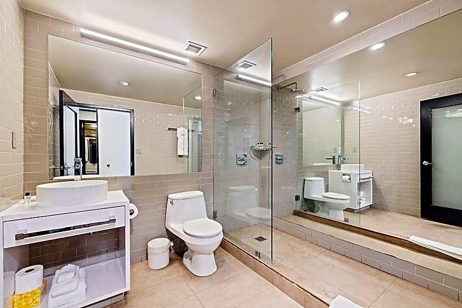 Hudson Yards 3*