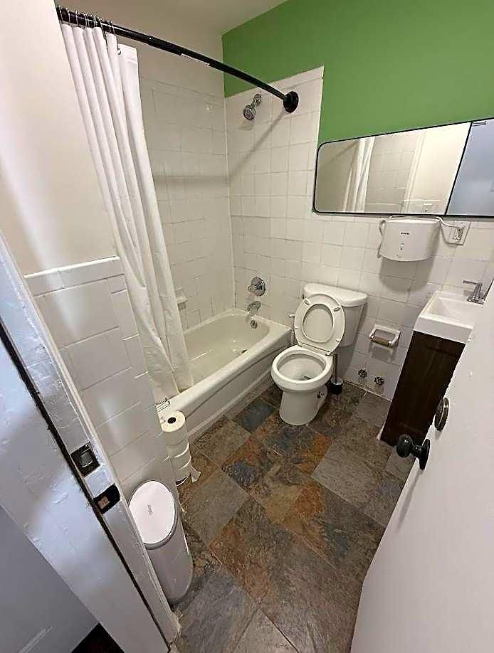 East Harlem Hostel *
