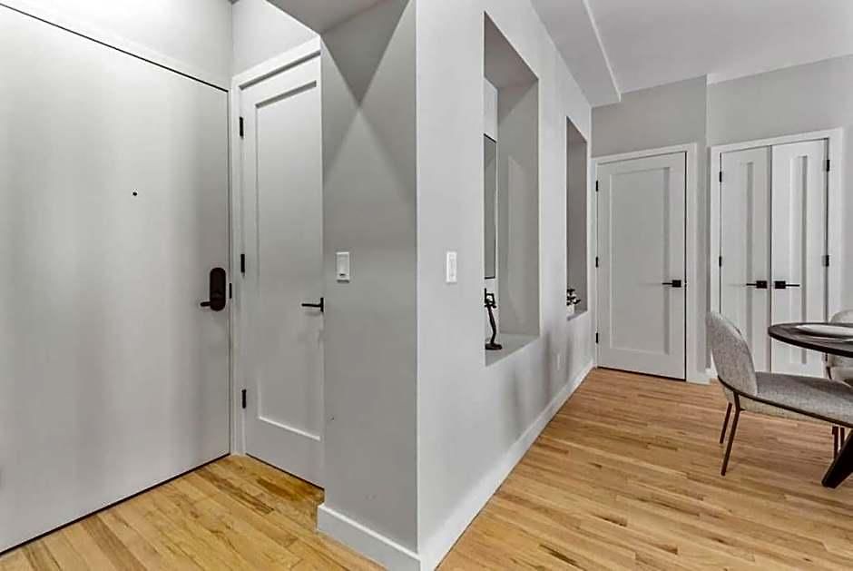 Notch 2br 2ba Minutes To Park Hotel New York