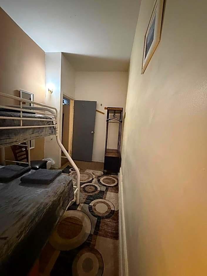 Macaw Guest house