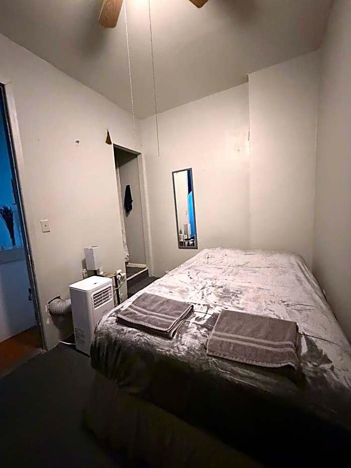 Macaw Guest house *