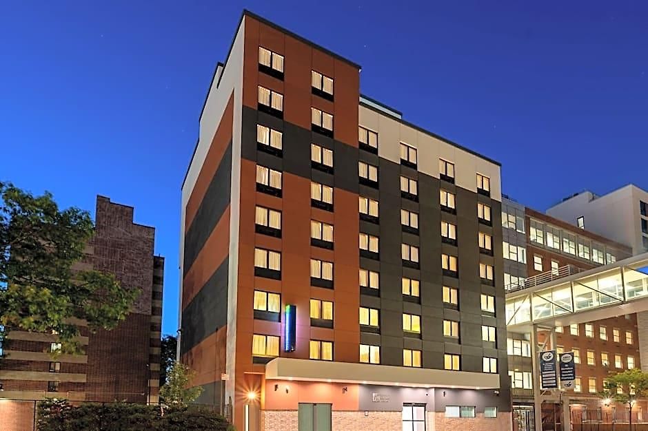 Hotel Express & Bronx - Barnabas Area By Ihg New York