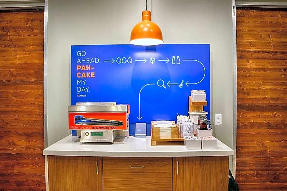 Express & Bronx - Barnabas Area By Ihg Hotel 2*