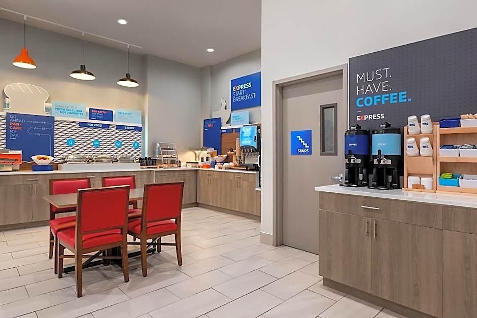 Express & Bronx - Barnabas Area By Ihg New York