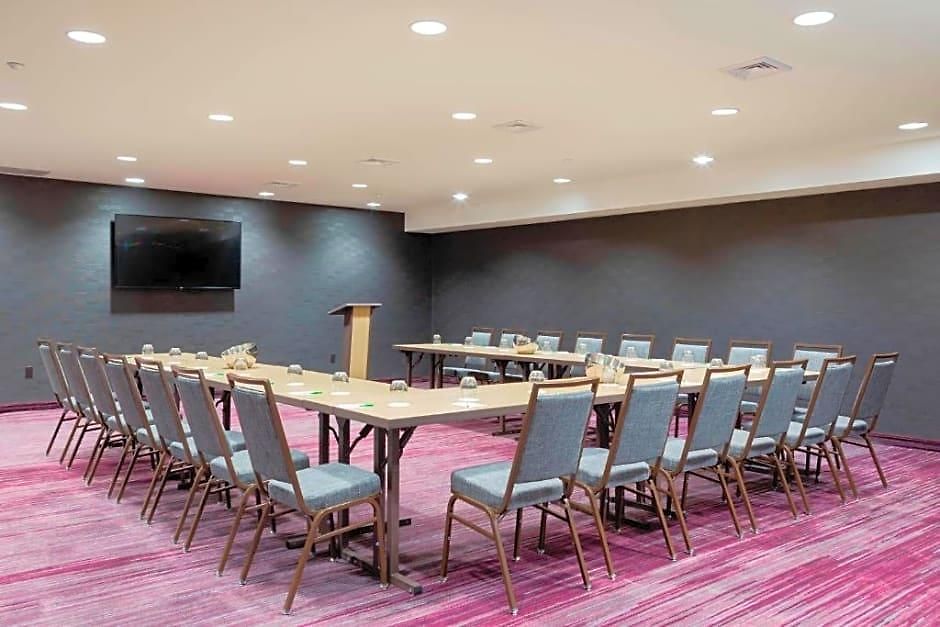 Courtyard By Marriott Queens, Jamaica