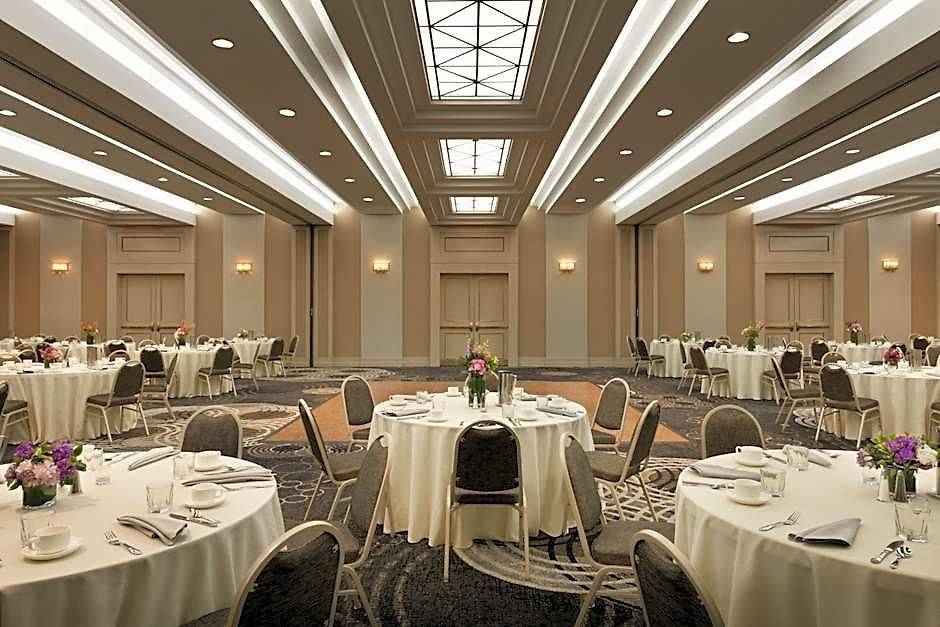 Doubletree By Hilton New York-laguardia Hotel 3*