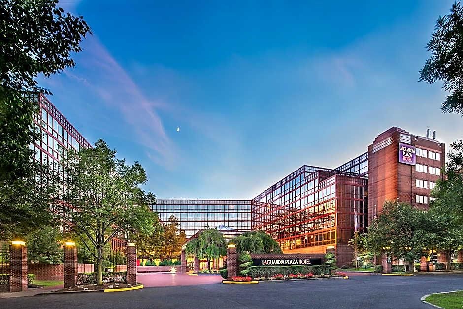 Doubletree By Hilton New York-laguardia 3*