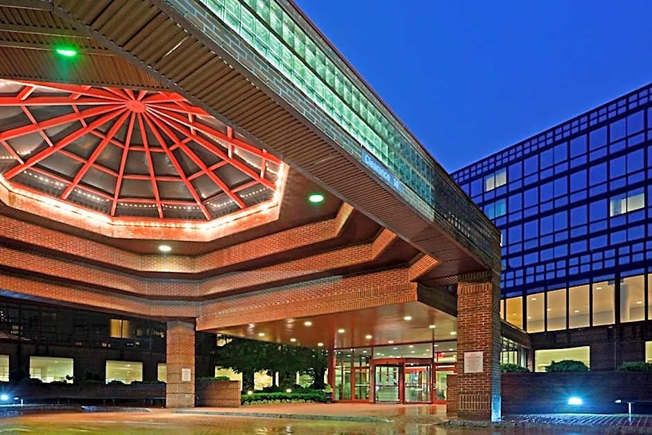 Doubletree By Hilton New York-laguardia Hotel 3*