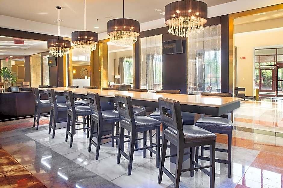 Doubletree By Hilton New York-laguardia Hotel 3*