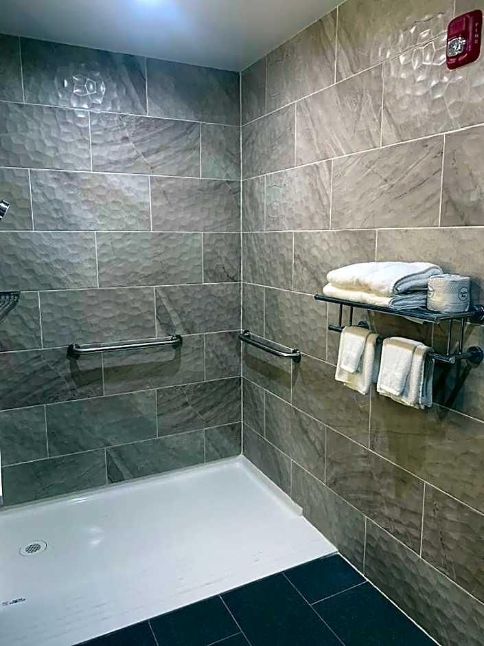 Hotel Days By Wyndham Bronx Nyc