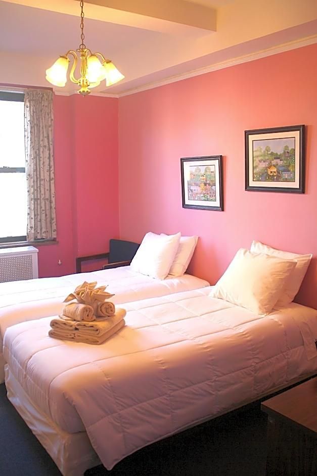 Hotel Leo House