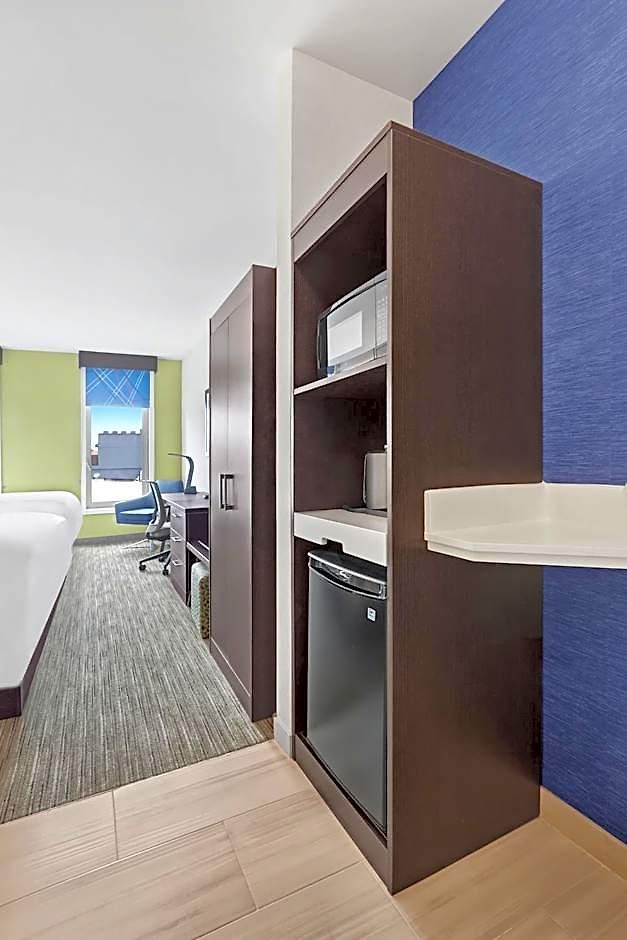 1200 Hotel