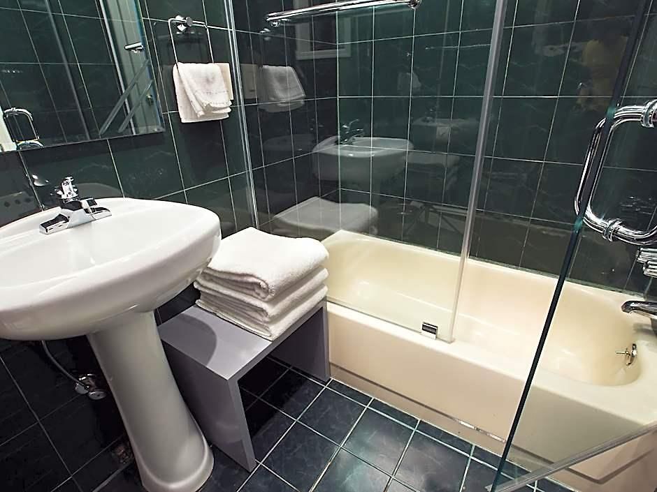Hotel Midtown West 3*