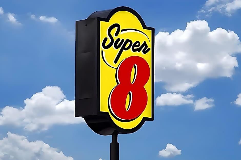 Super 8 By Wyndham Brooklyn Williamsburg New York