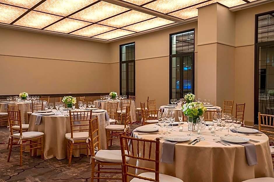 Hotel Renaissance Chelsea New York