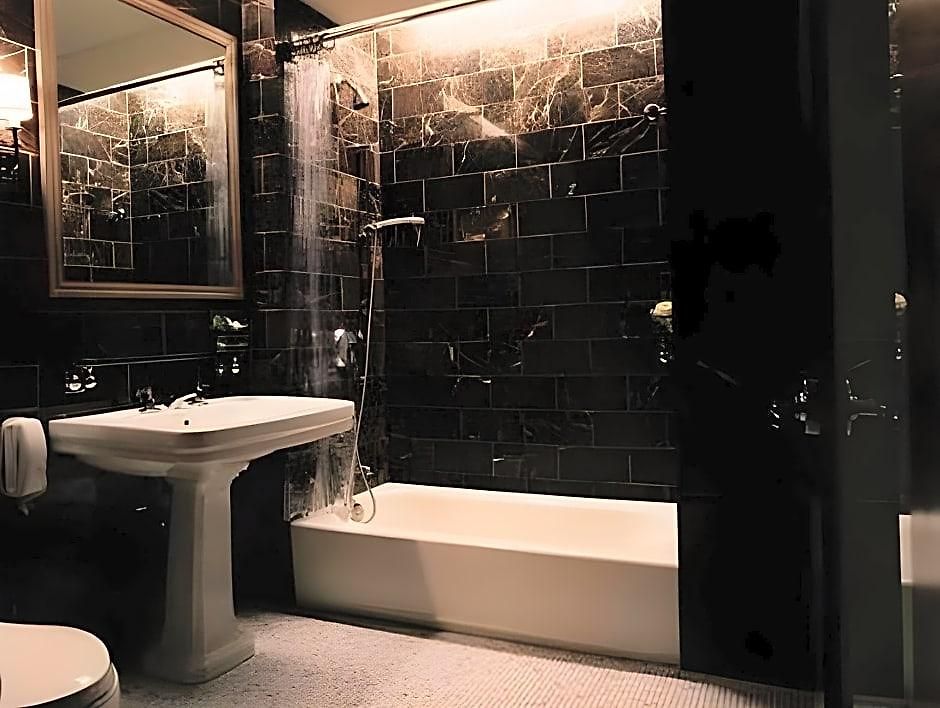 Hotel Sixty Soho 4*