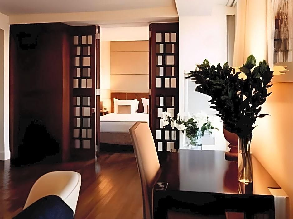 Sixty Soho 4*