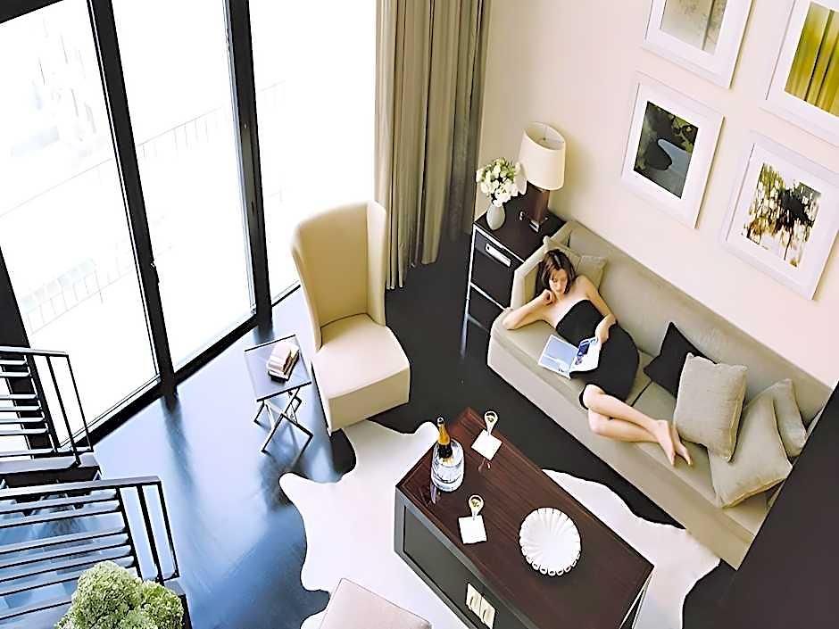 Hotel Sixty Soho 4*