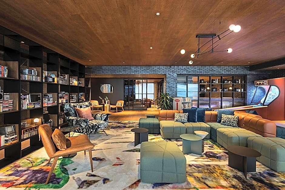 Moxy Nyc East Village Hotel