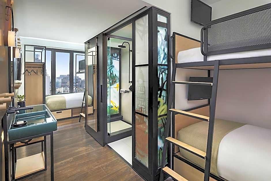 Moxy Nyc East Village Hotel 3*