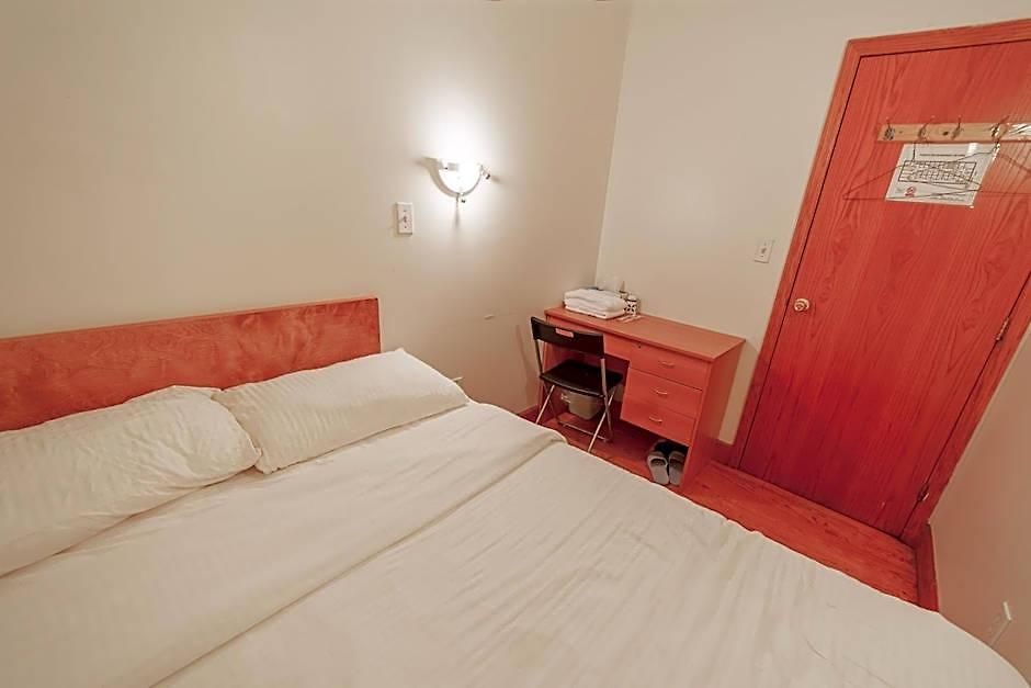 U.s. Pacific Hostel *