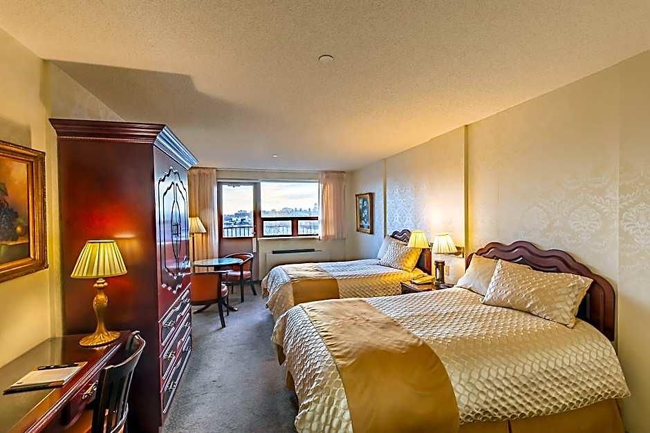 The Avenue Plaza Hotel