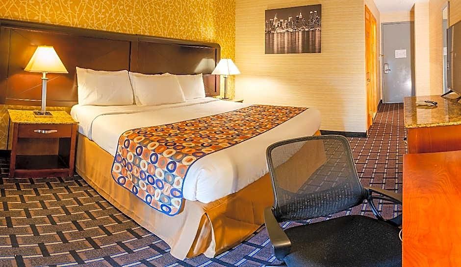 Elmhurst Hotel